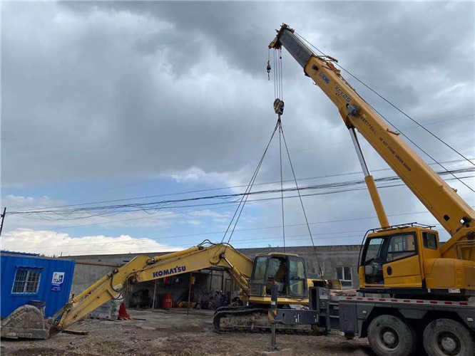 博望区25吨吊车的工作半径是多少？