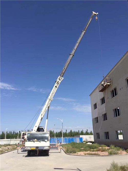 博望区“轻装强干”—— 吊车的 “轻量化臂架” 技术